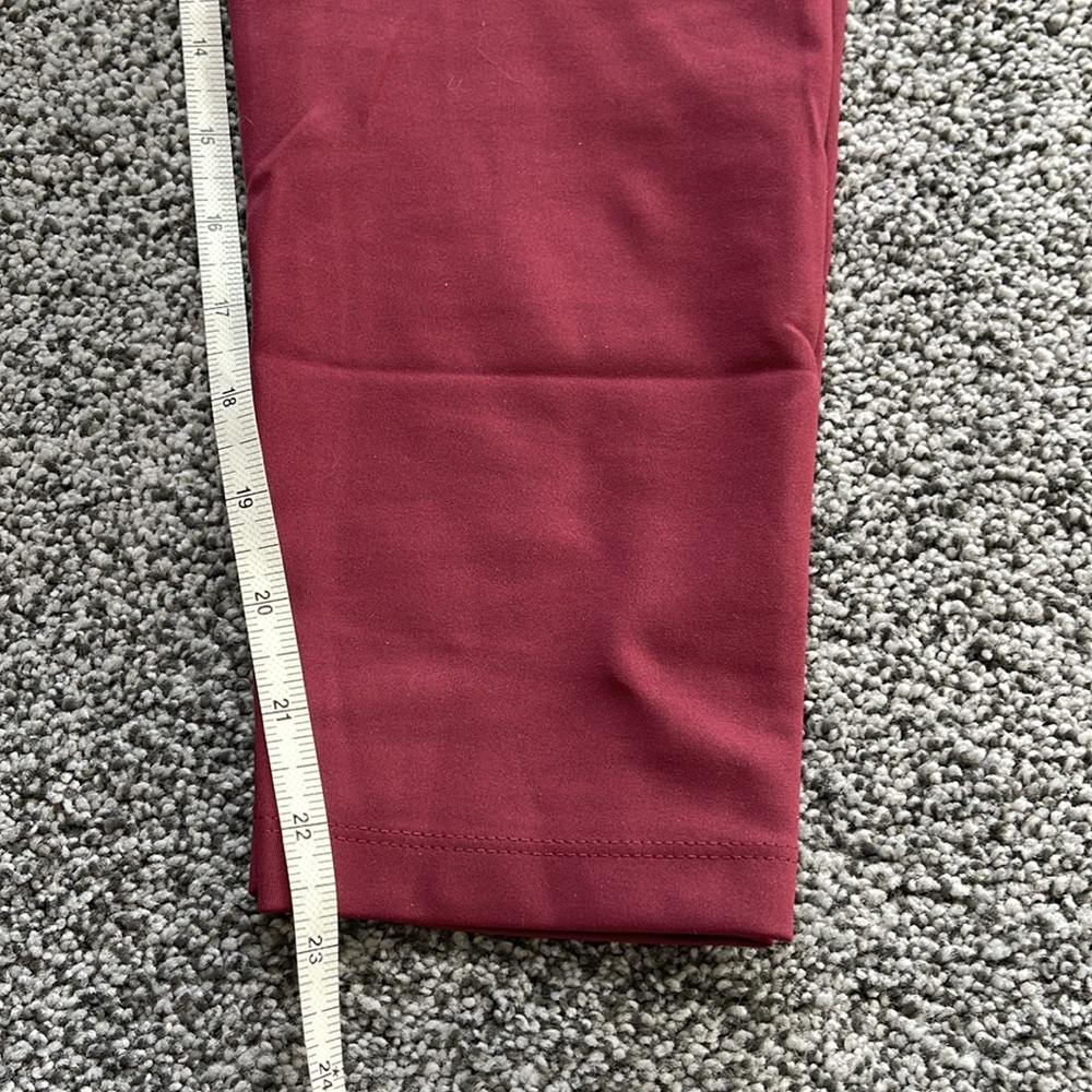 Compressive High-Rise Legging Recycled Plastic - Picture 7 of 7